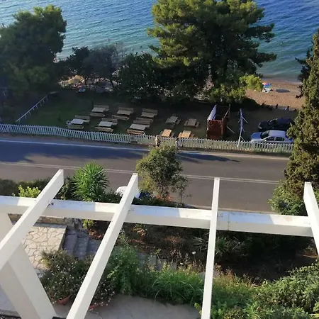 Sea Side Alexandra Apartment